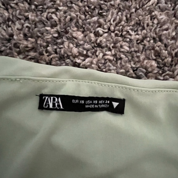 ZARA off-shoulder sage green top - Picture 3 of 4